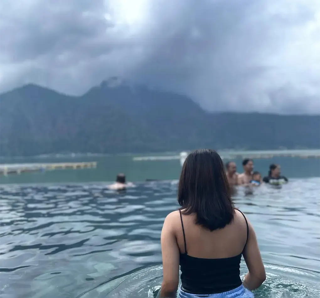 batur hot spring pool