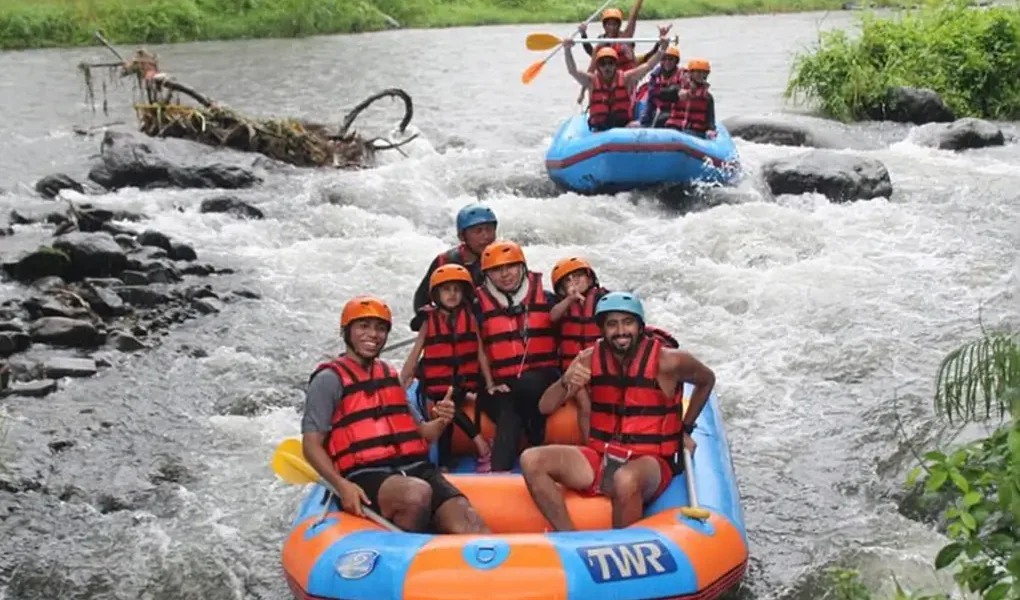 telaga waja bali rafting