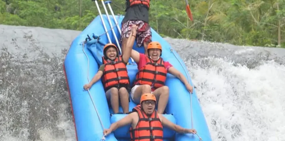 telaga waja bali rafting