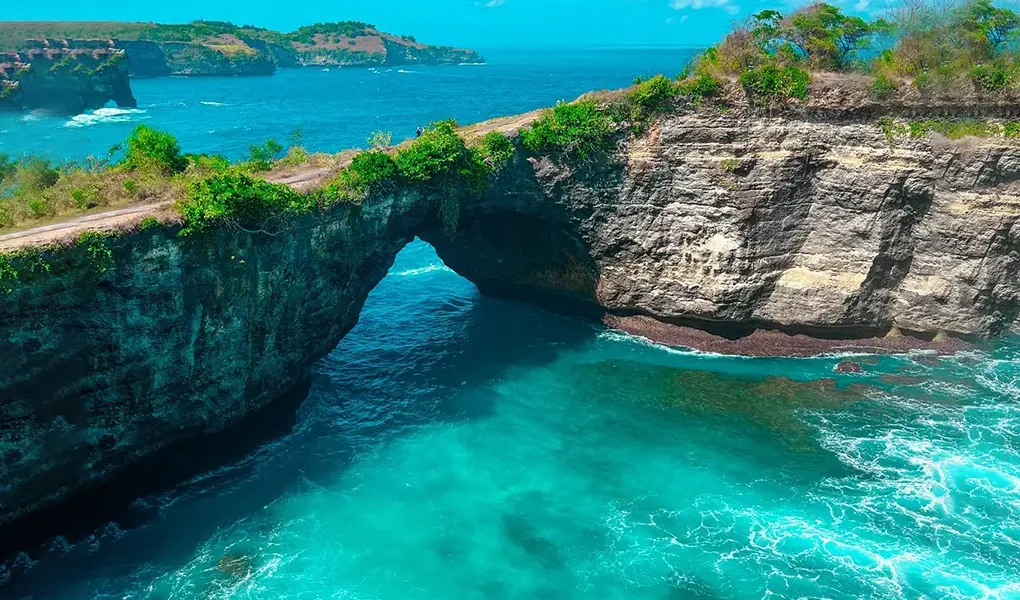 broken beach nusa penida